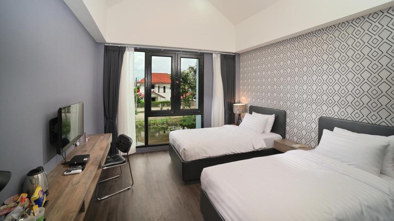 The Nichehome Waterside Living Чиангмай Екстериор снимка